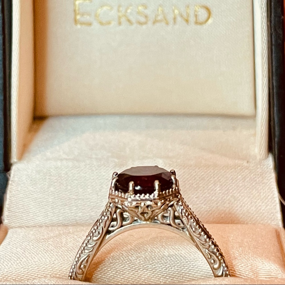 Edwardian Filigree ring with Rhodolite Garnet
